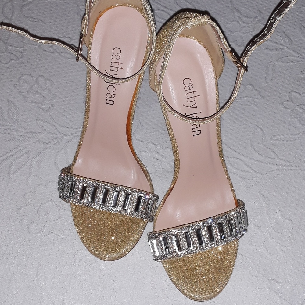 Cathy Jean Gold/silver elegant sandals size 7.5